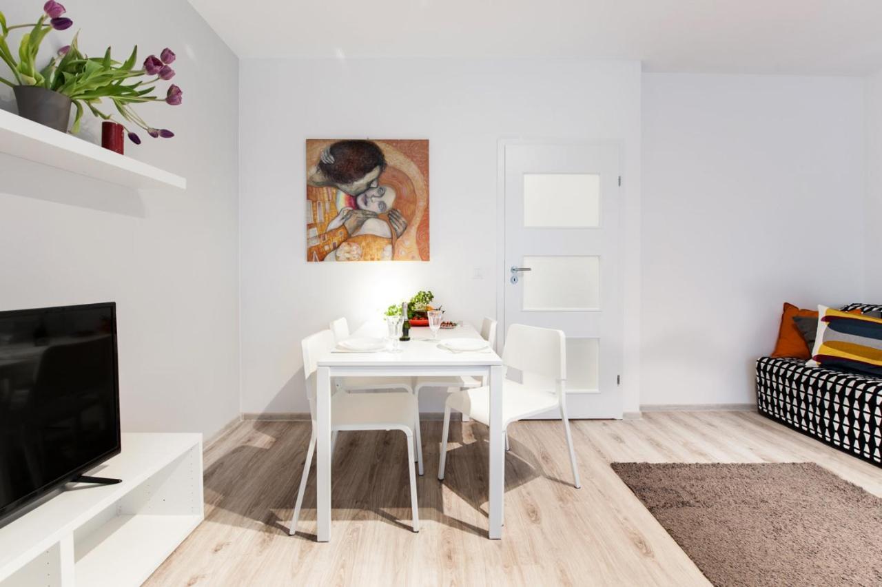 Project Comfort Apartament Dywizjonu 303 175/8 Warszawa Apartment ภายนอก รูปภาพ