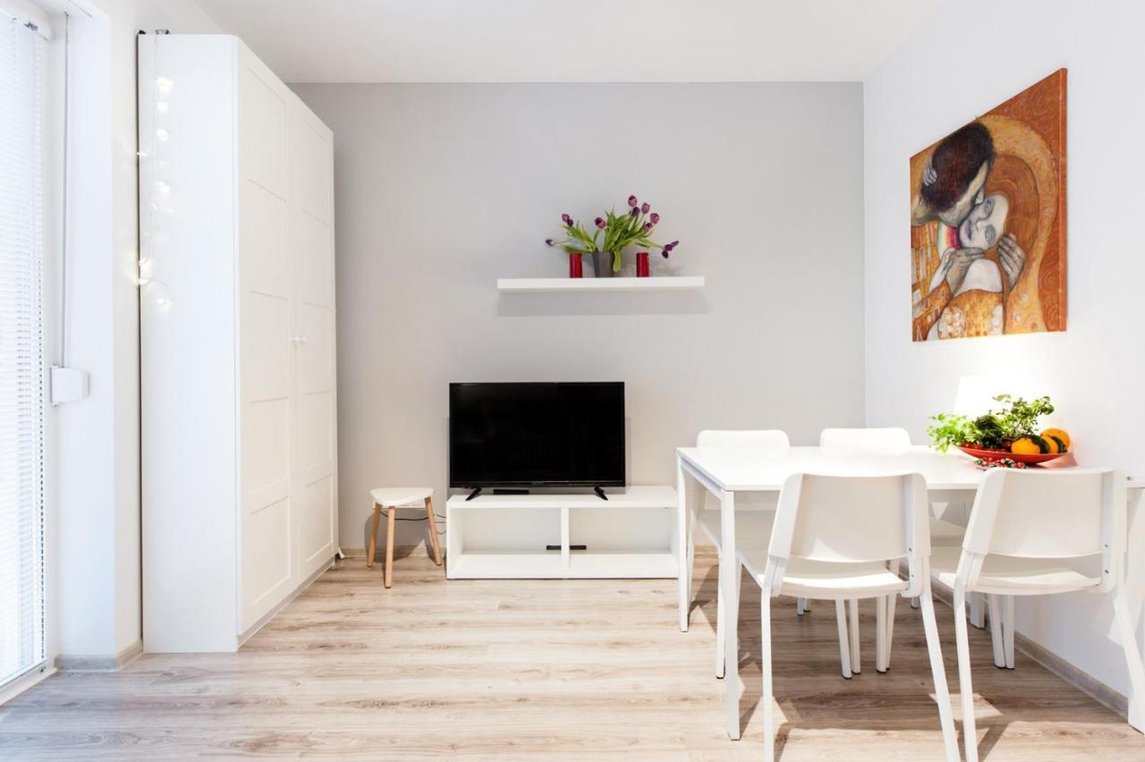Project Comfort Apartament Dywizjonu 303 175/8 Warszawa Apartment ภายนอก รูปภาพ